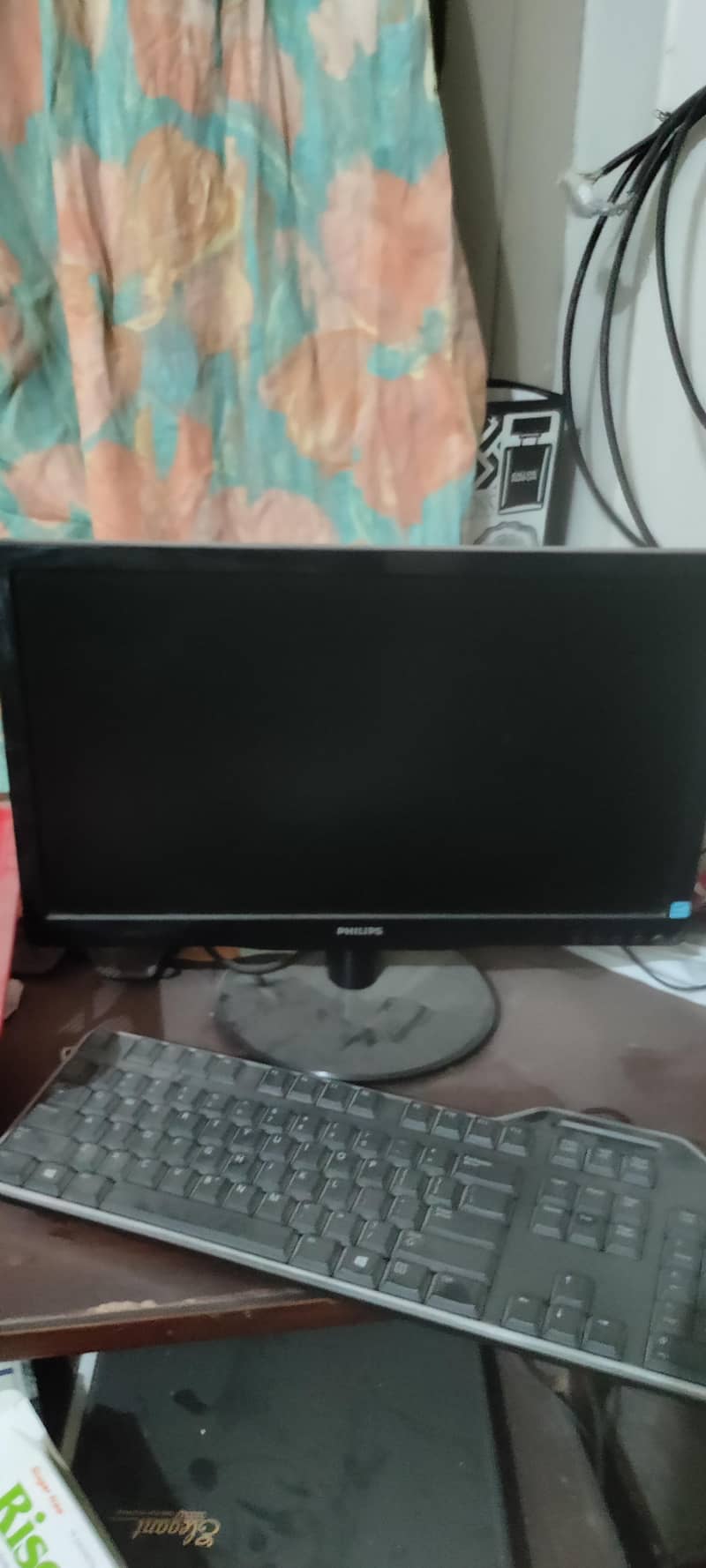 Dell optiplex 7010 CPU tower with philips led screen also wire etc 3