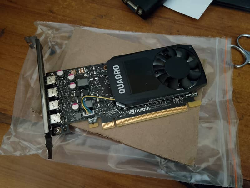 PNY Quadro P1000 V2 - 4GB GDDR5 VRAM, 128-bit, PCI Express 3.0 x16, DP 4