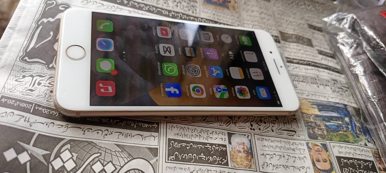 iPhone 8 plus non PTA.  true tone active 2