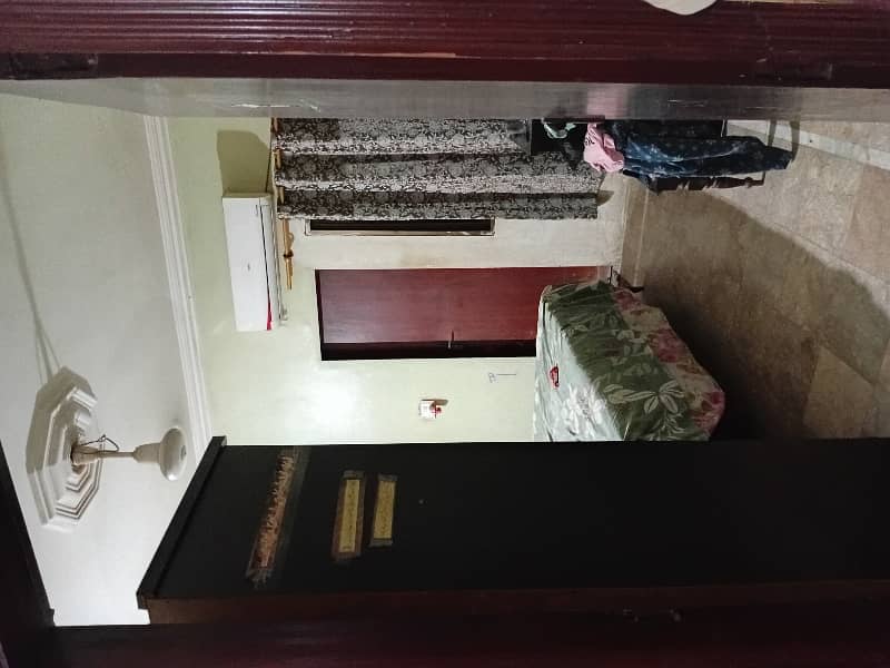 Upper Portion In Gulshan-e-Iqbal - Block 13-D2 Sized 120 Square Yards Is Available 3