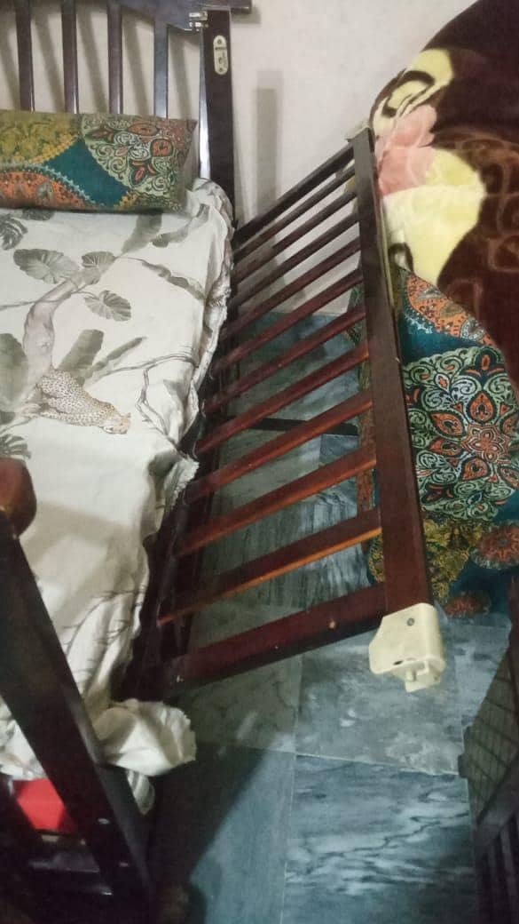 baby cot 2