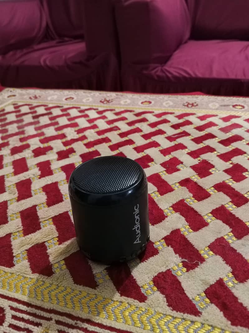 Bluetooth speaker 0