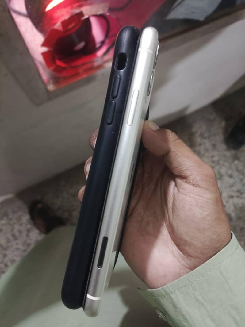 iphone 11 JV non PTA 5