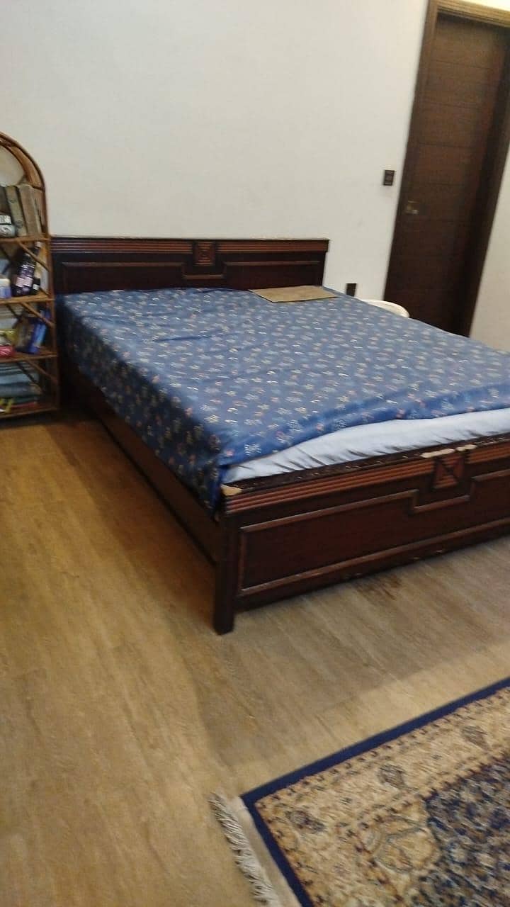 Double Bed Set without Mattress 1