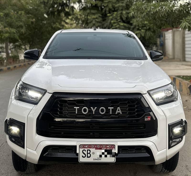 Toyota hilux revo gr-s 2024 model 2025 register white color 20,000km ...
