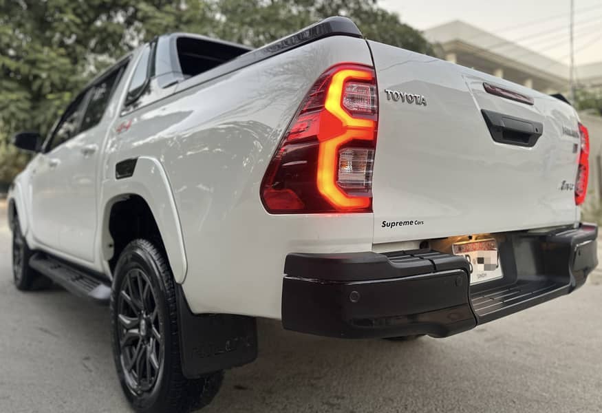 Toyota hilux revo grs 2024 model 2025 register white color 20,000km ...