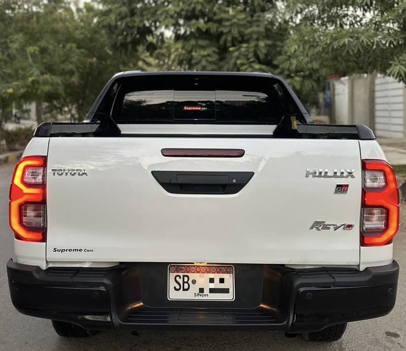 Toyota hilux revo grs 2024 model 2025 register white color 20,000km ...
