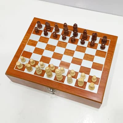 Elegant Wooden Chess Set made in England, with Board/Storage Box