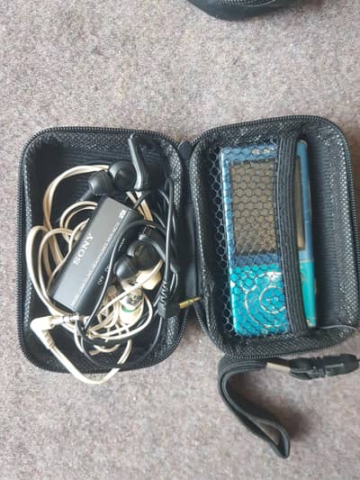 Apple ipods,sony Walkman,jbl handfree,Sony handfree