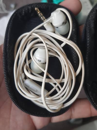 Apple ipods,sony Walkman,jbl handfree,Sony handfree