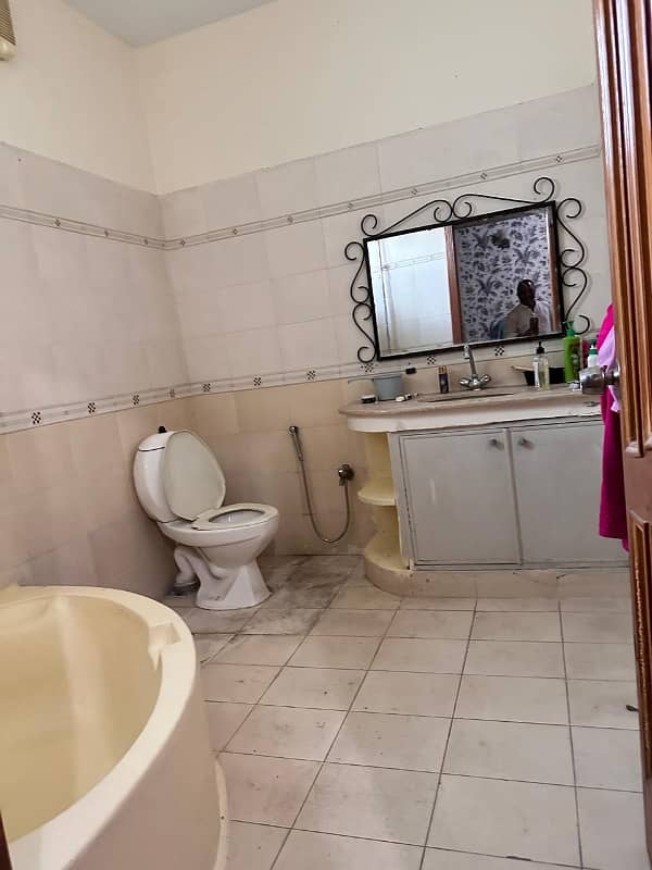 1 Kanal Beautiful House For Sale In Model Town A Block Meeting Posible With Owner Best Option This Time 6