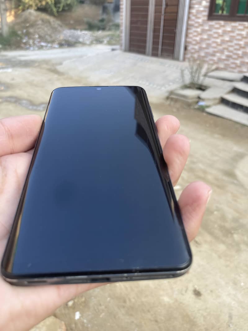 Sharp Aquos Zero 2 9