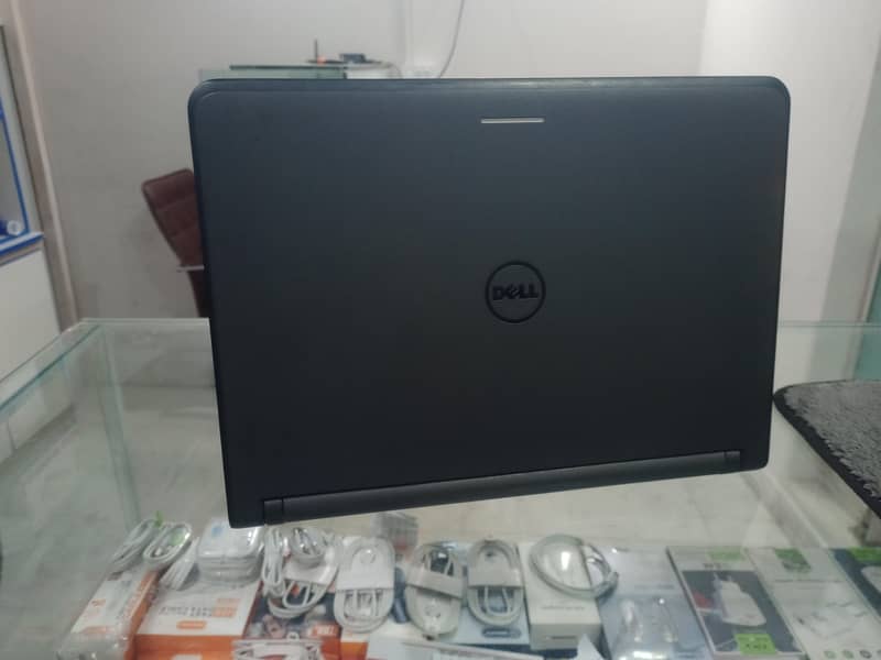Dell latitude 3350 condition 10 by 10 4