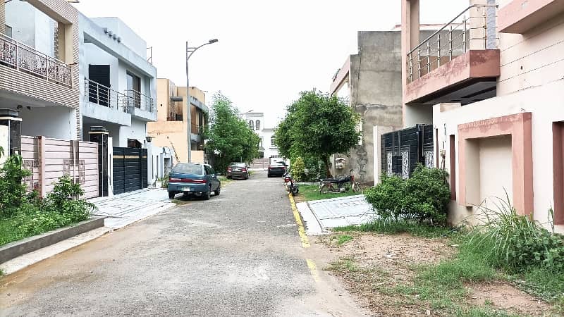 10 Marla On Ground Possession Plot Carpet Road Available For Sale In New Lahore City Phase3 17