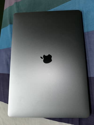 Apple macbook pro 2019 “16 inch” i9