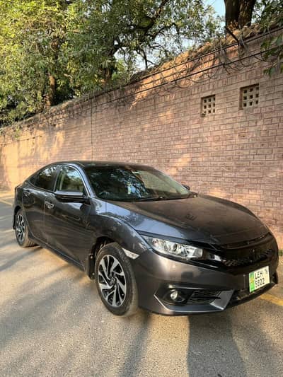 Honda civic 1.5 turbo 2016 excellent condition