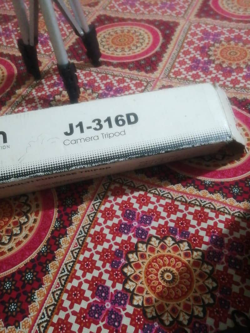 camera lite and camera stand 2