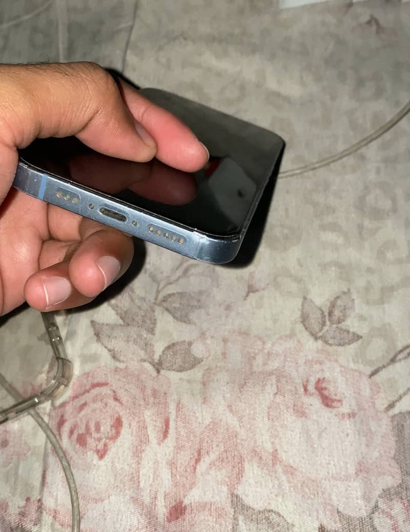 Apple iPhone 14 3
