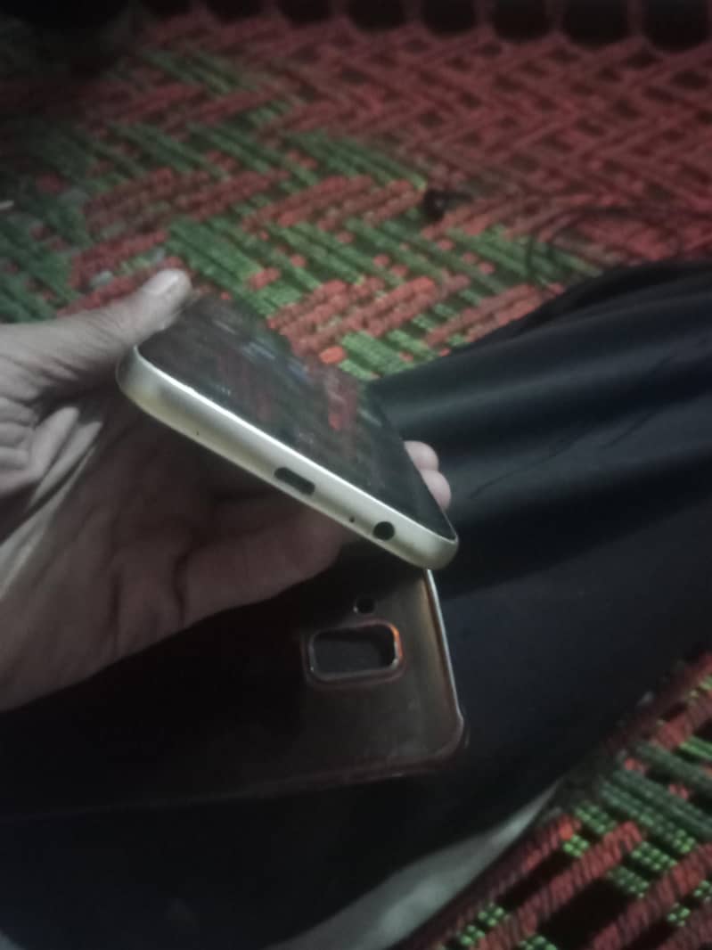 one hand used - Mobile Phones - 1108416177