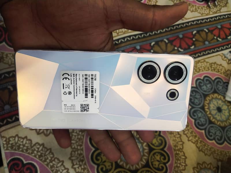 Tecno camon 20 with box charger 9