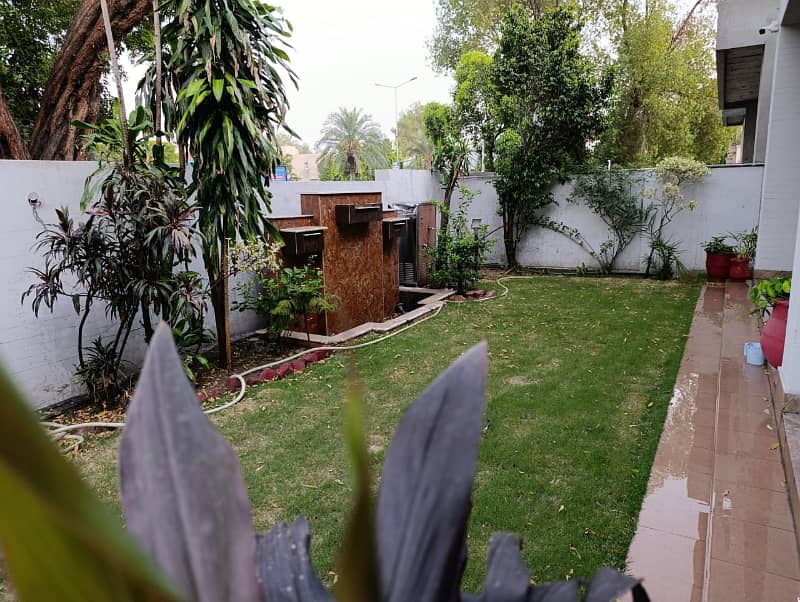 20 Marla Elegant And Fully Furnished Super Hot Located Bungalow Is Available In The Best Block Of DHA Lahore. 3