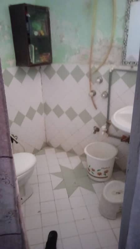 Avail Yourself A Great Prime Location 950 Square Feet Flat In Gulistan-e-Jauhar - Block 13 7