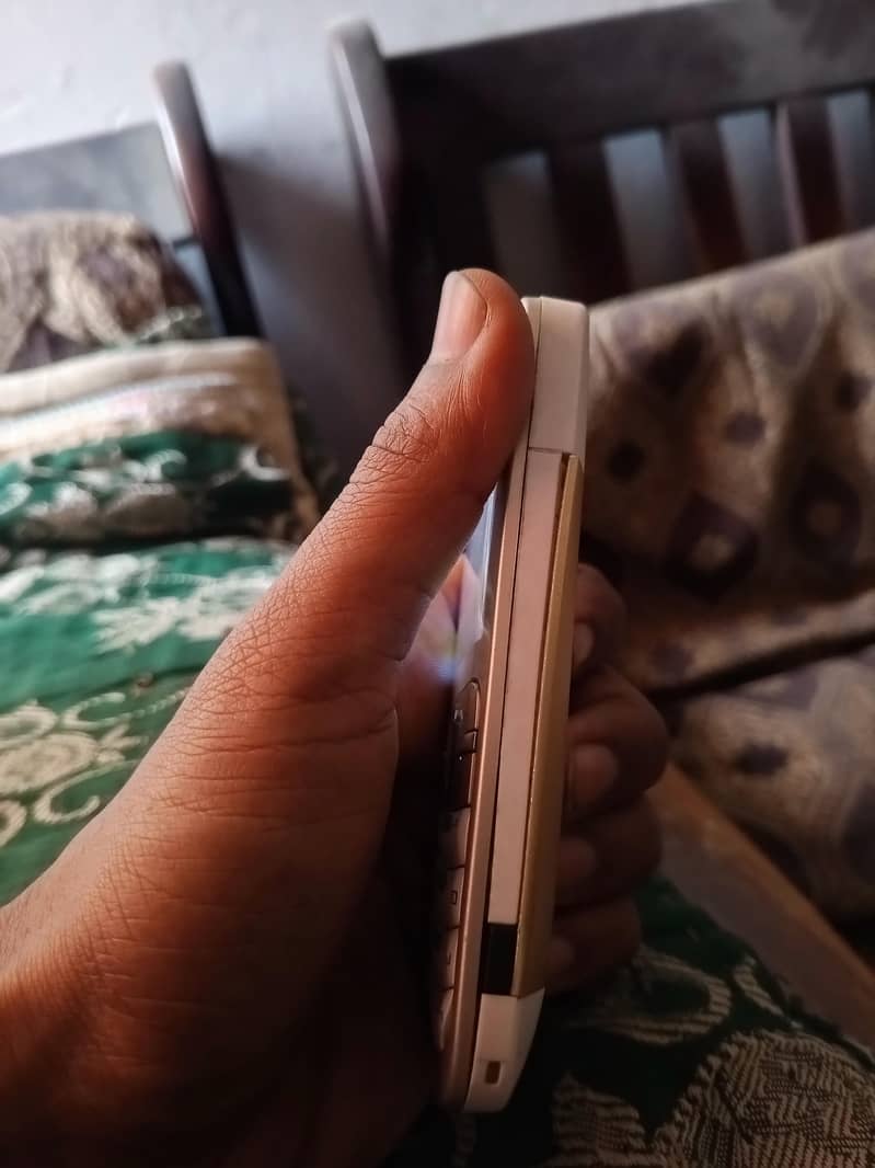 Nokia C3 Mint Condition 5