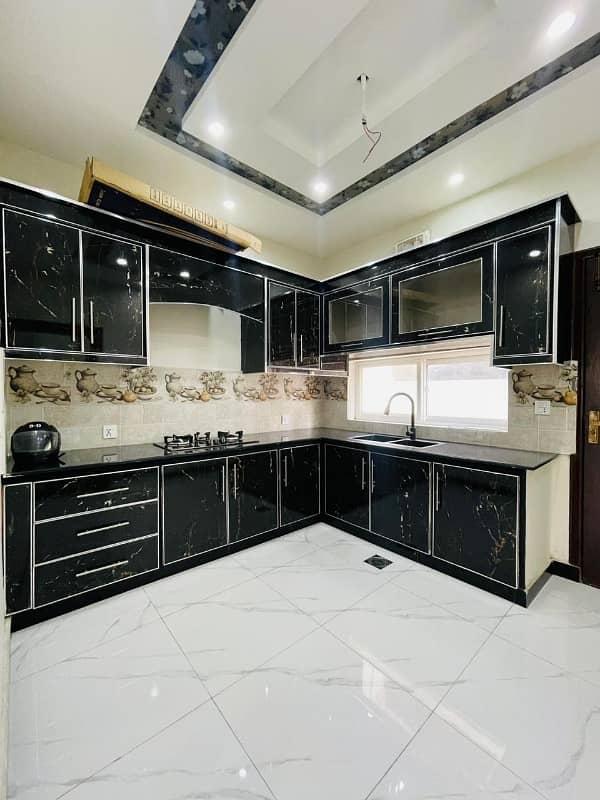 Best Options For Prime Location House Is Available For Sale In EME Society - Block B 1