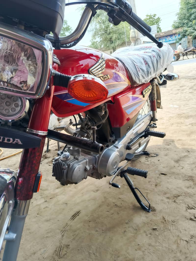 honda cd70 old model 2007. totally genuine 0