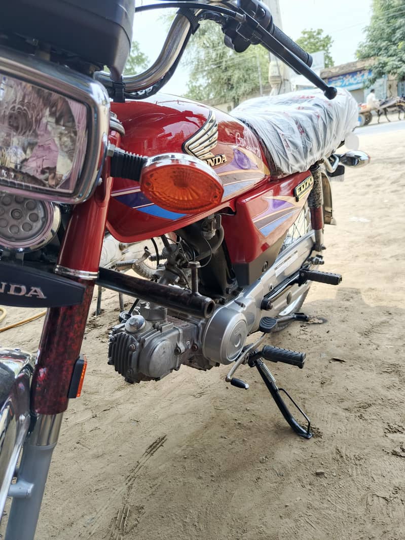 honda cd70 old model 2007. totally genuine 1