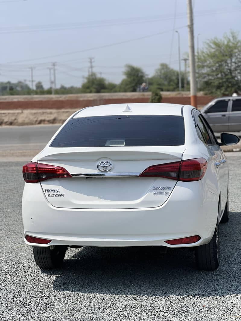 Toyota Yaris 21 model full option read add 3