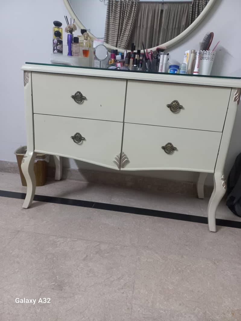 deco paint dressing table 1