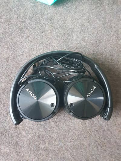 Sony Walkman & neck band(Brand : Sony)