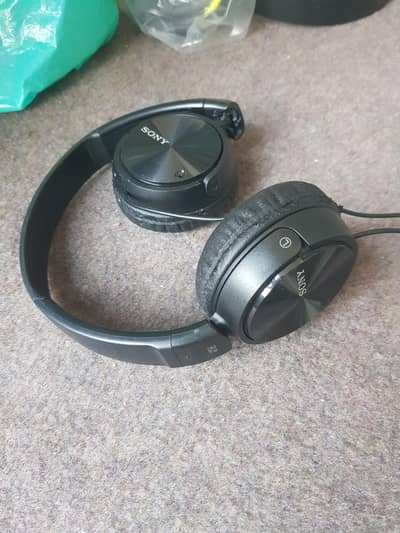 Sony Walkman & neck band(Brand : Sony)