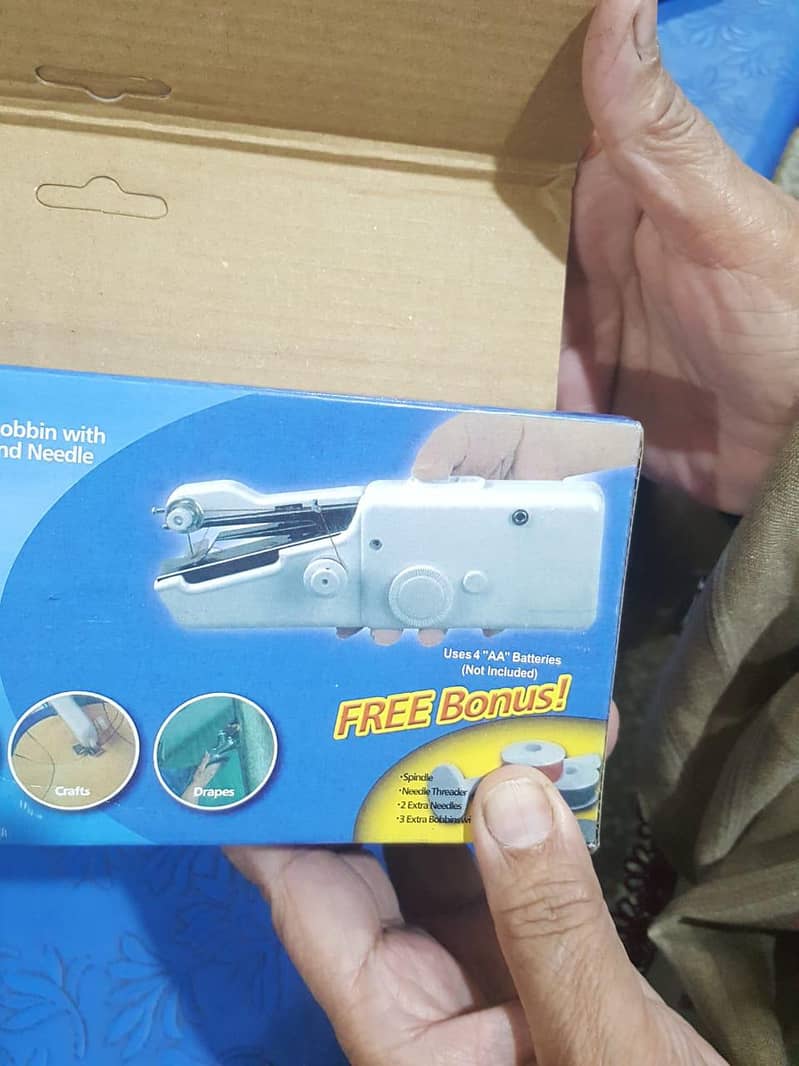 mini sewing machine 0