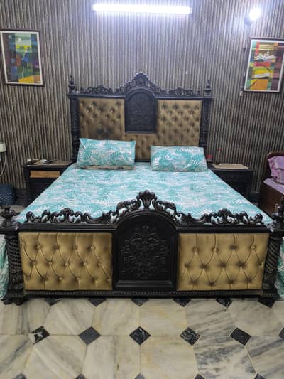 choinaty  bed & Dressing Table for Sale