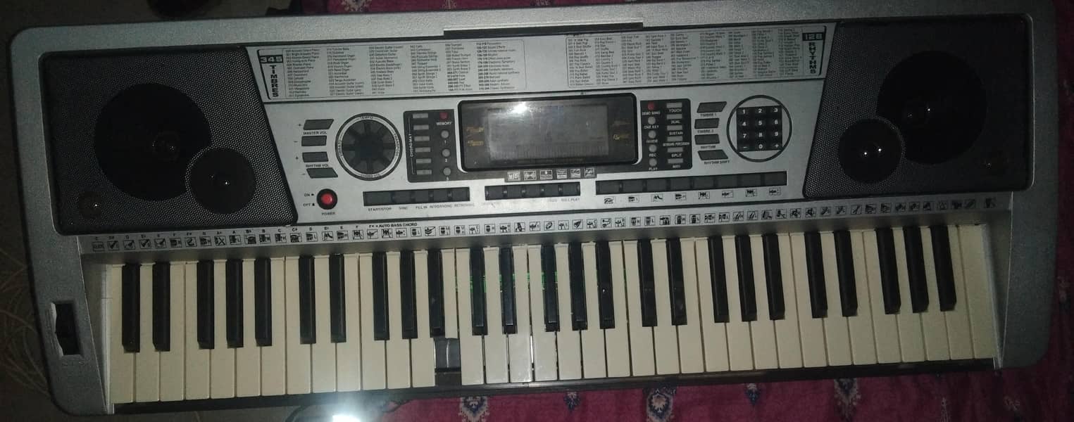 Keyboard in good condition 1