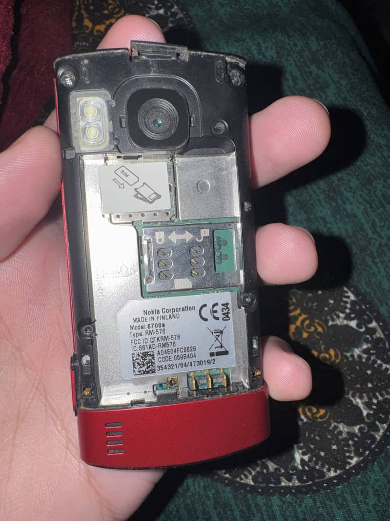 Nokia 6700 Slide 3