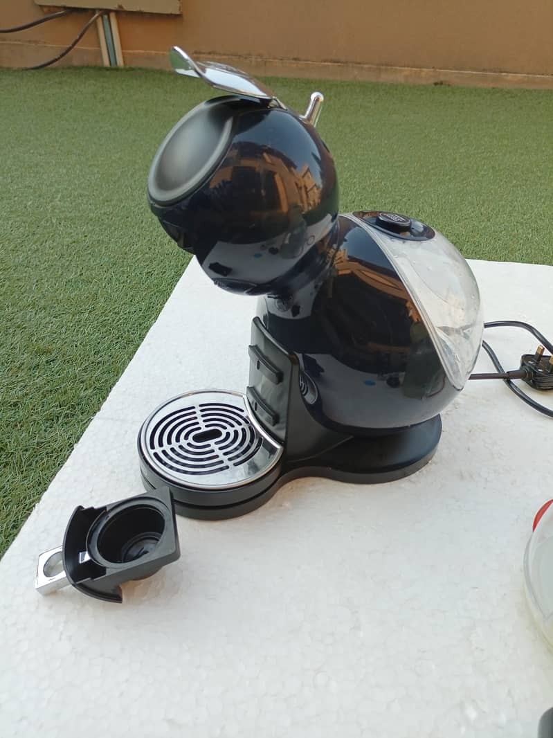 Delonghi Coffee machine 7