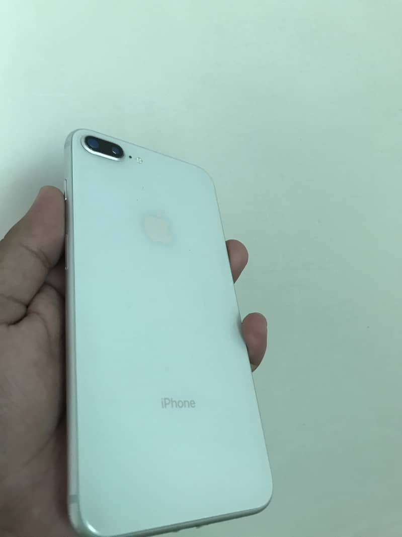 iPhone 8 Plus 0
