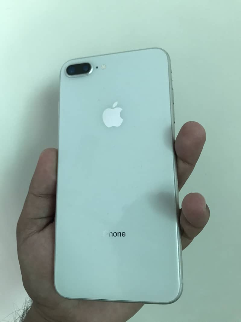 iPhone 8 Plus 2