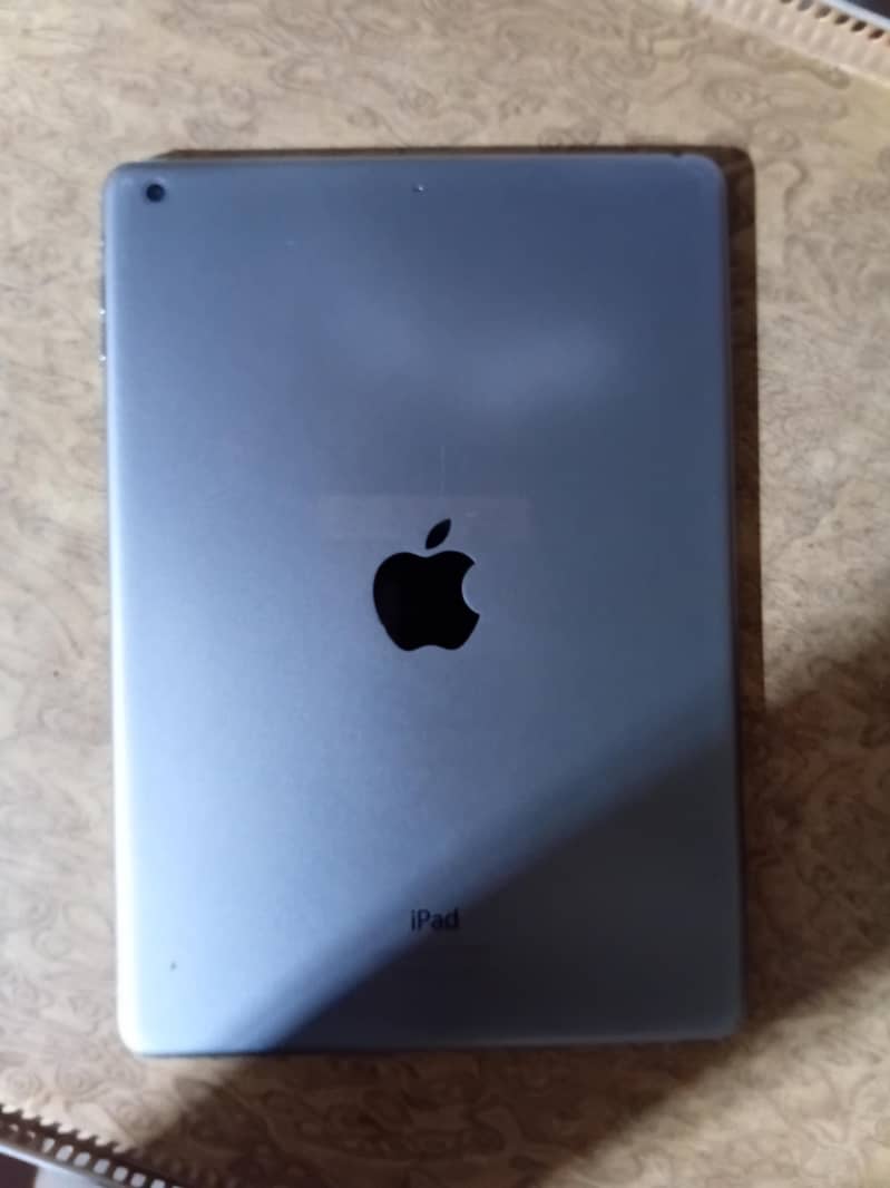 IPAD1 0