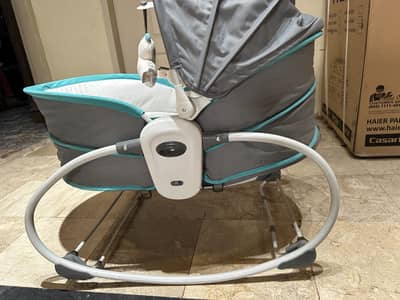 Mastela baby bassinet