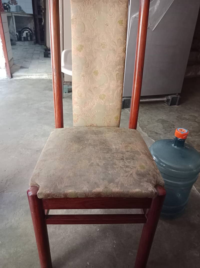 Brown Dinning Table 0