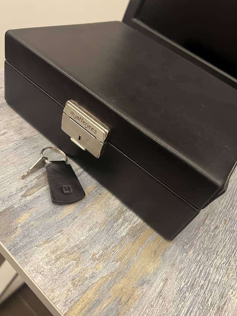 JAFFERJEES Leather box with lock 0