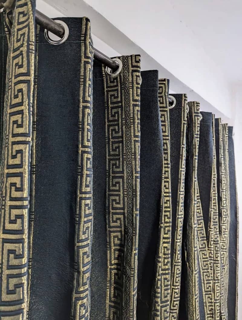 Curtains /Parday available 12
