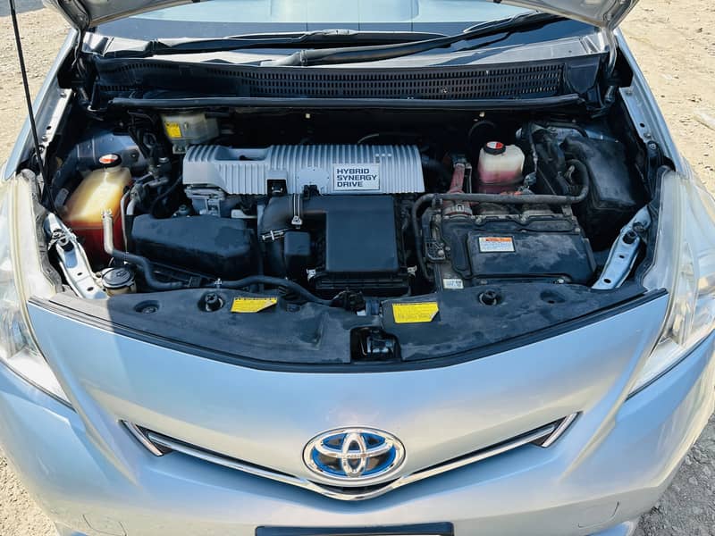 Toyota Prius Alpha 2014 - Cars - 1108483868