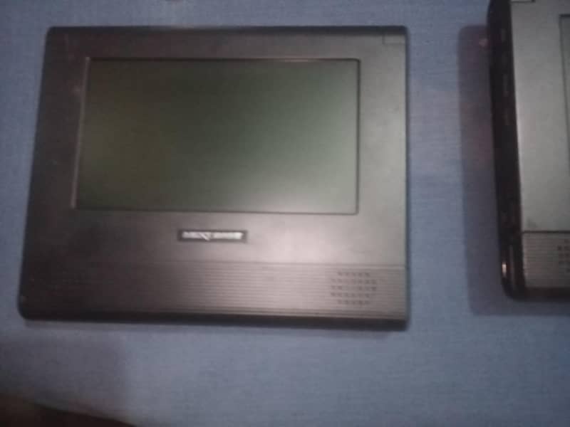 DVD LCD audio system 3