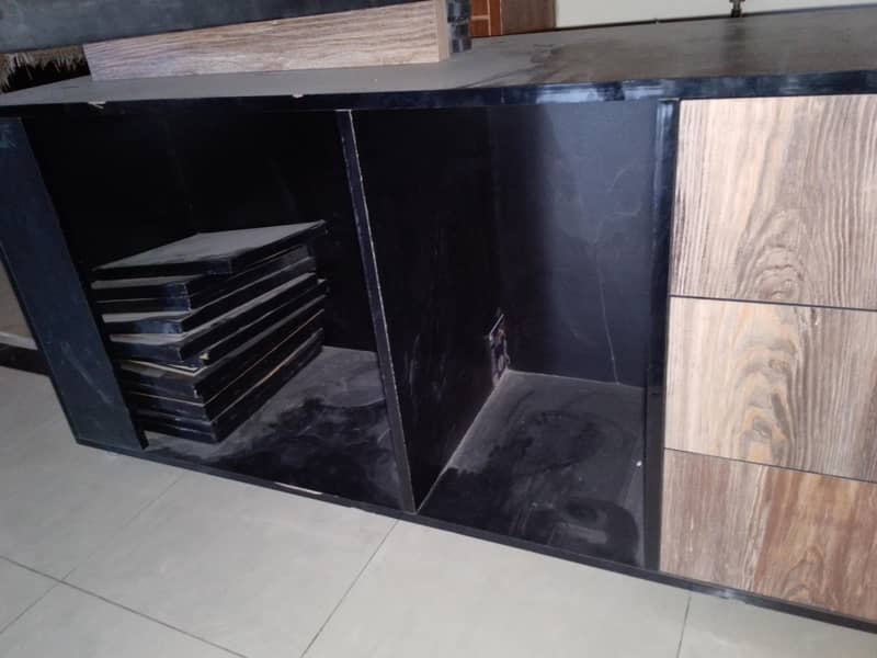 Executive table imported high quality 1