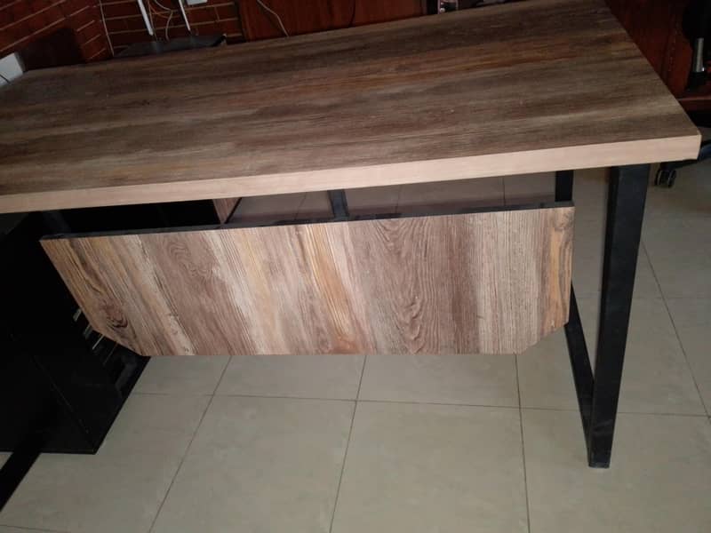 Executive table imported high quality 4